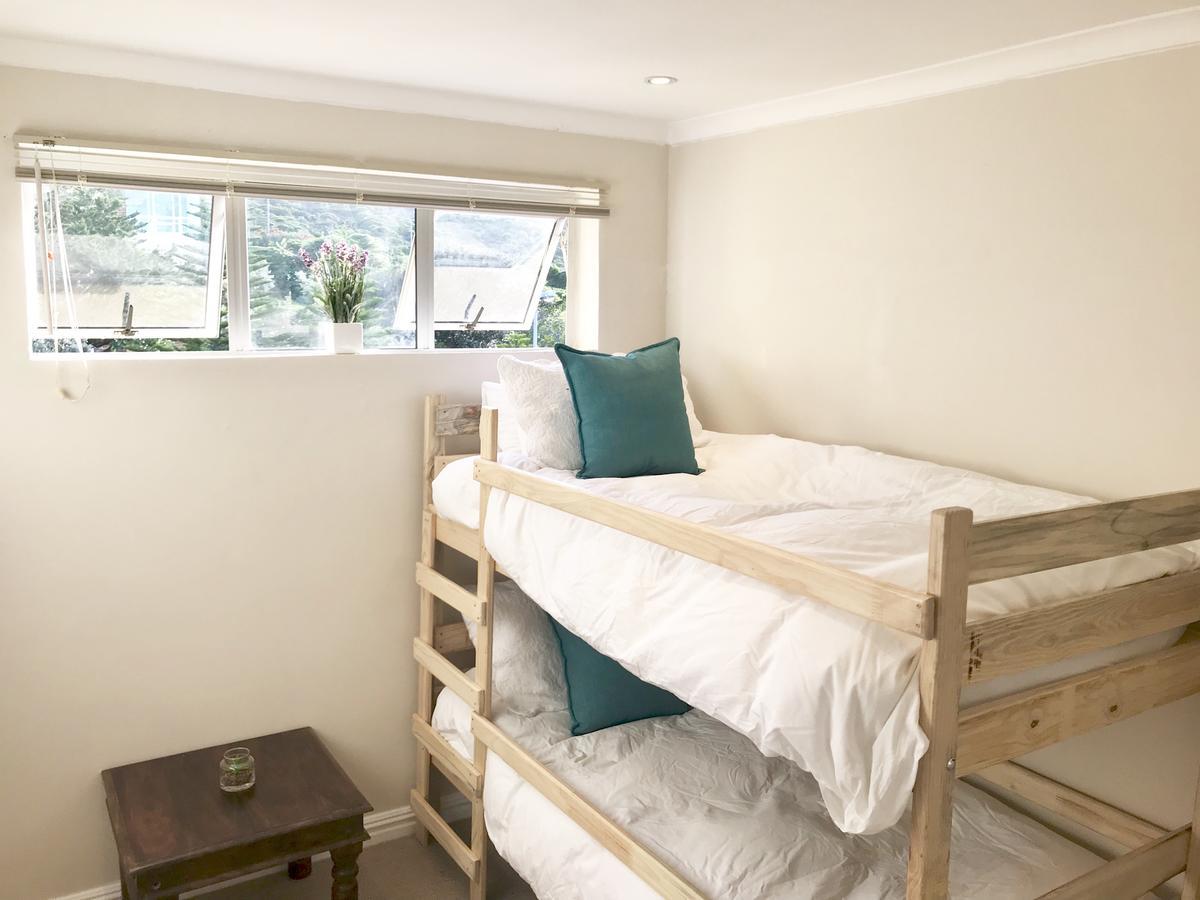 Отель Hout Bay Breeze Экстерьер фото